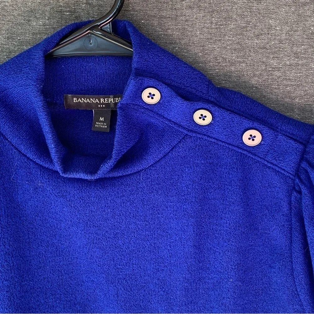 Banana Republic Royal Blue Button Shoulder Pullover Sweater Women’s Medium